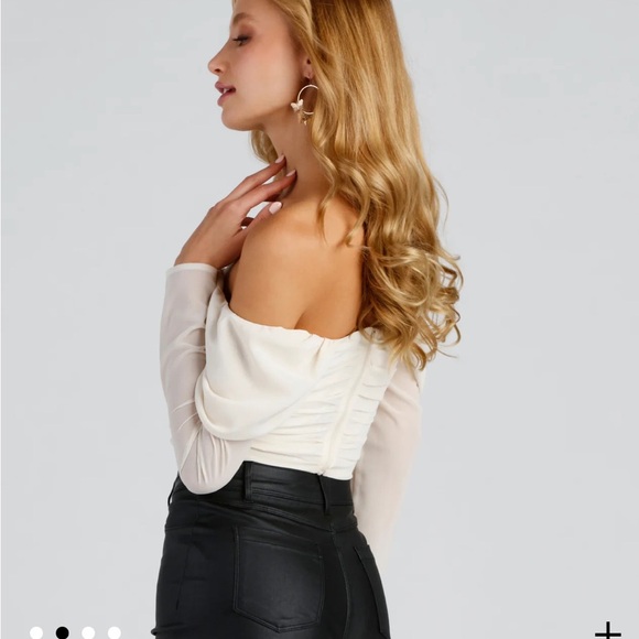 Windsor Cream Off-Shoulder Crop Top - Picture 9 of 9